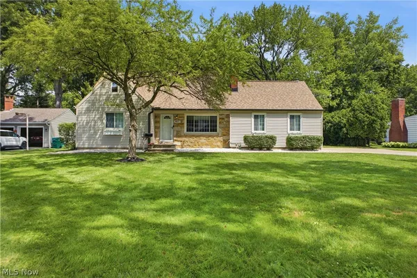 $289,900 | 8021 Middlesex Road, Mentor, OH 44060