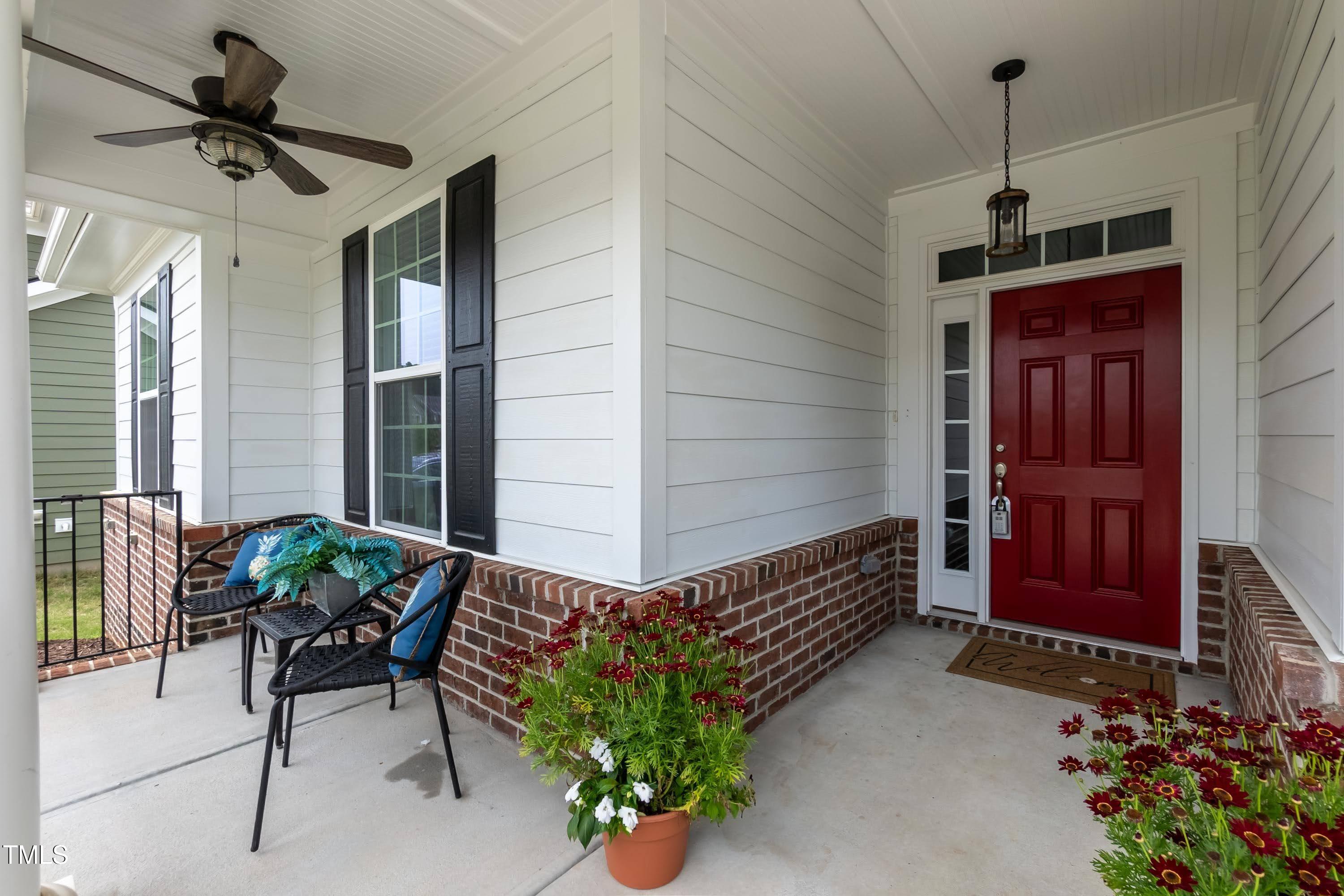 273 Scarlet Tanager Circle Holly Springs, NC 27540 - Photo 2 of 35 a living room with furniture