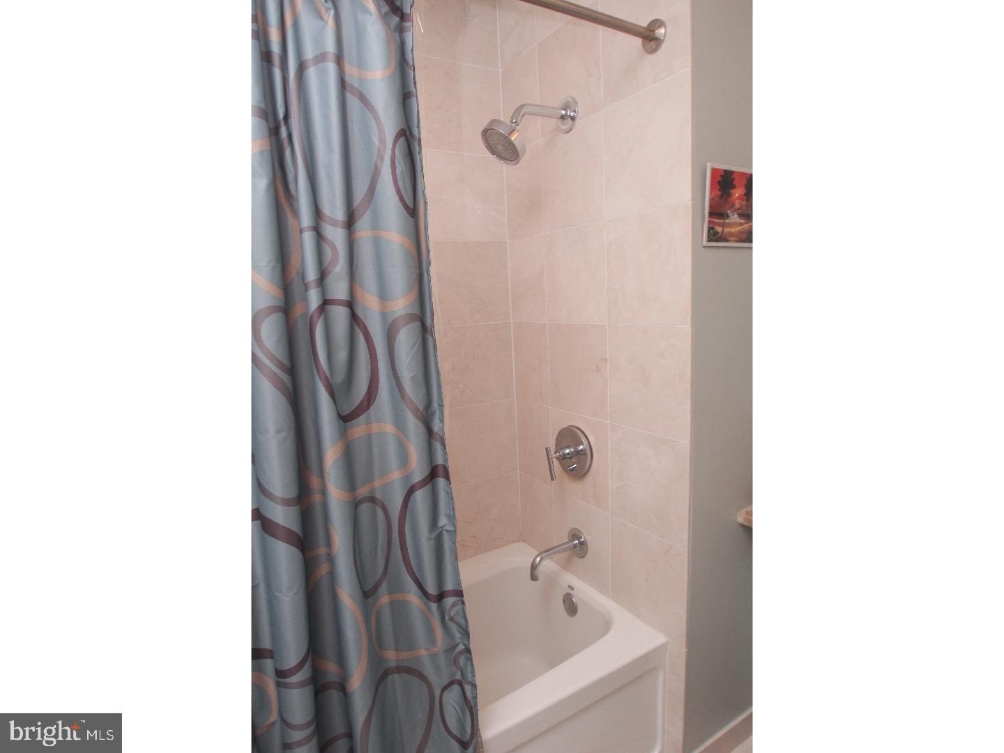 1425 Locust Street, Unit 5F Philadelphia, PA 19102 - Photo 15 of 25