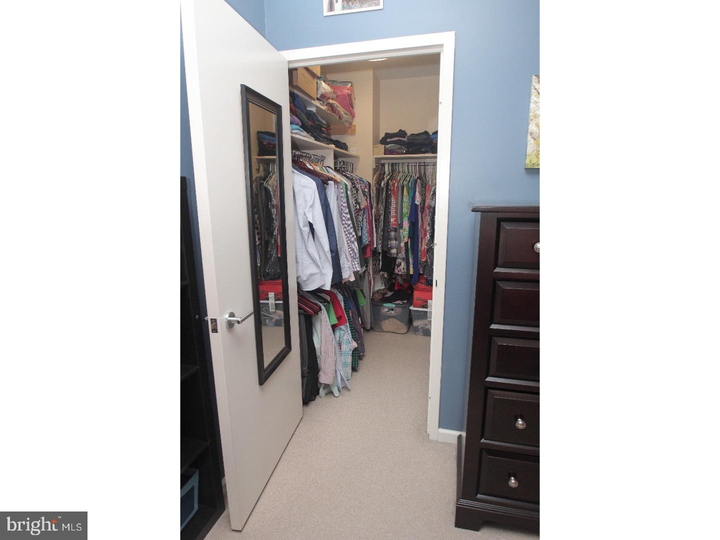 1425 Locust Street, Unit 5F Philadelphia, PA 19102 - Photo 17 of 25
