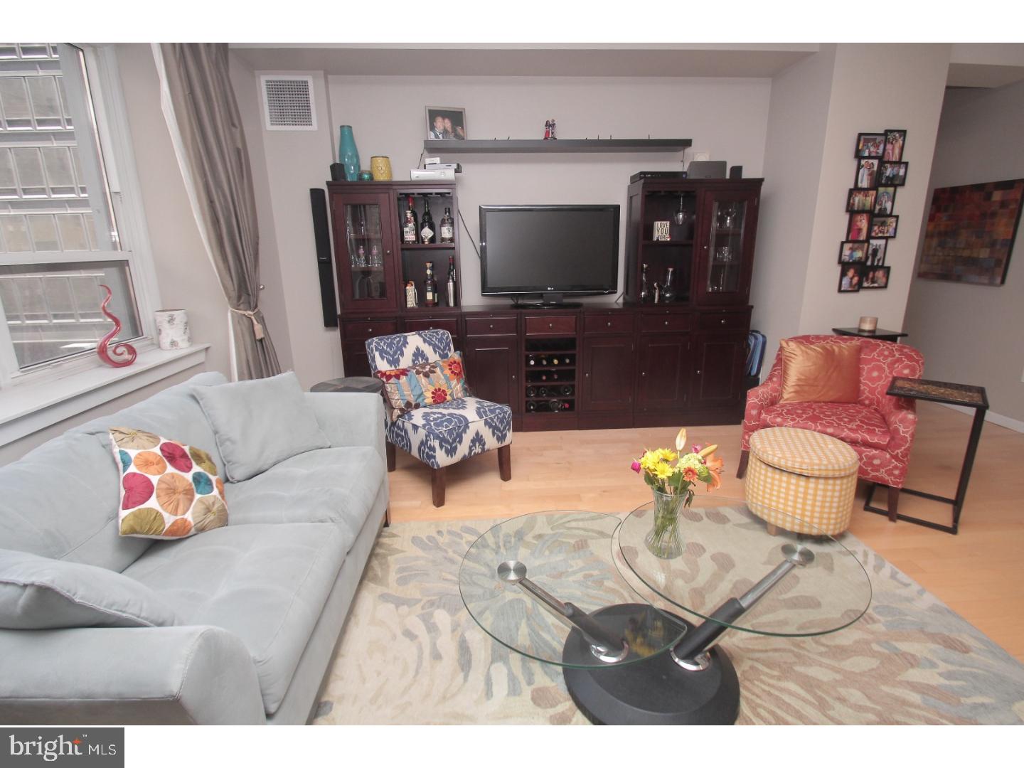 1425 Locust Street, Unit 5F Philadelphia, PA 19102 - Photo 9 of 25