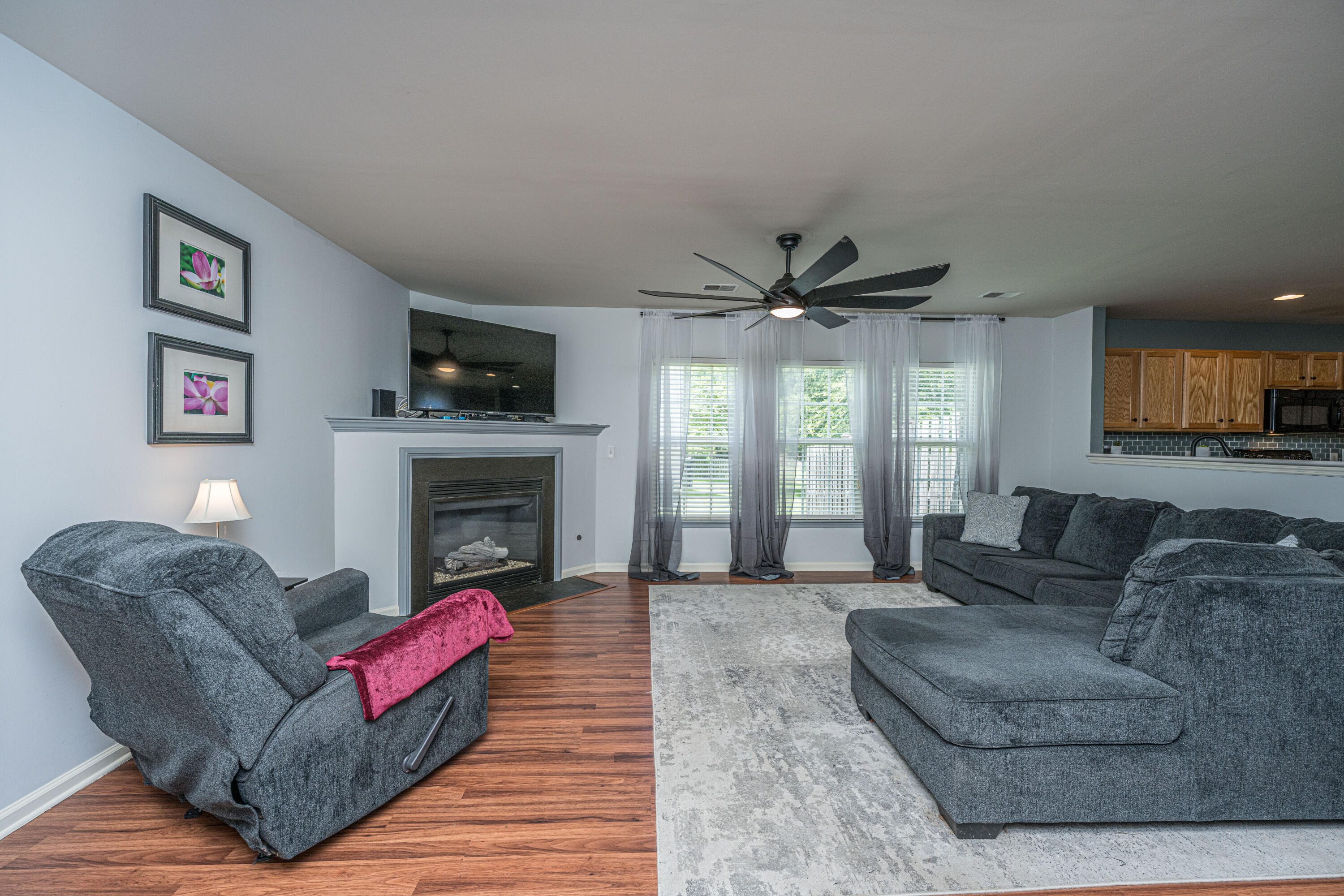 224 Myrtle Way Summerville, SC 29483 - Photo 8 of 43