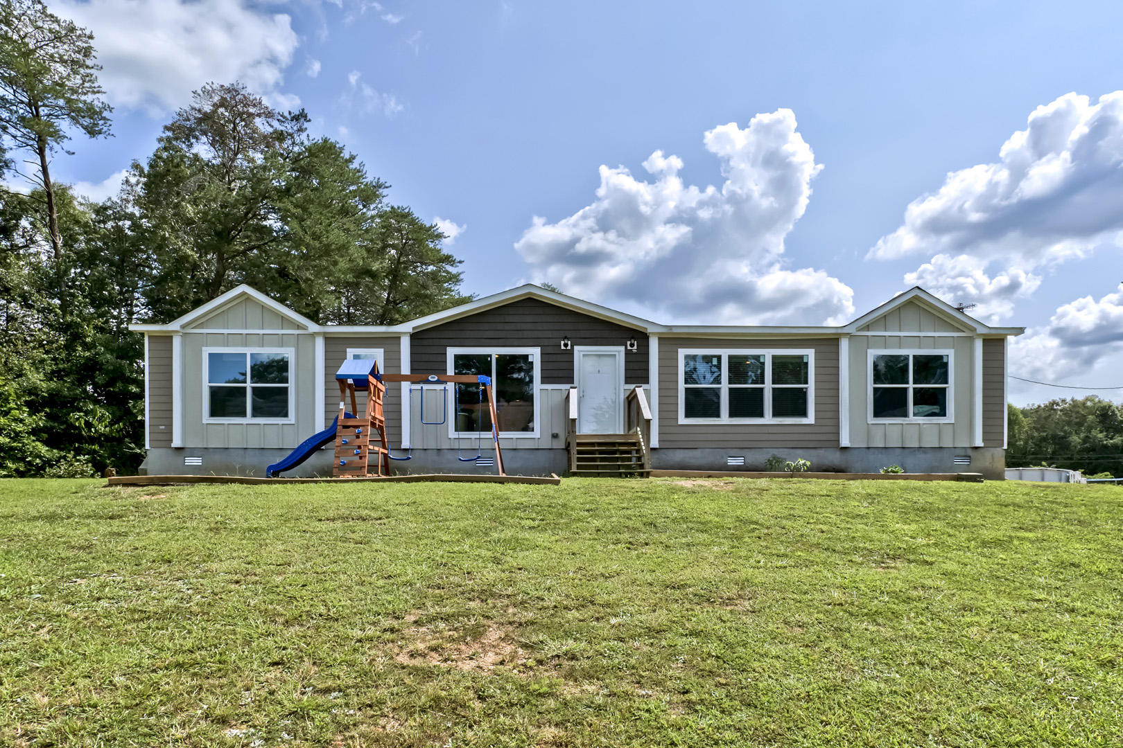 325 Henry Bidwell Road Decatur, TN 37322 - Photo 1 of 36 01_HenryBidwellLane_325_Front