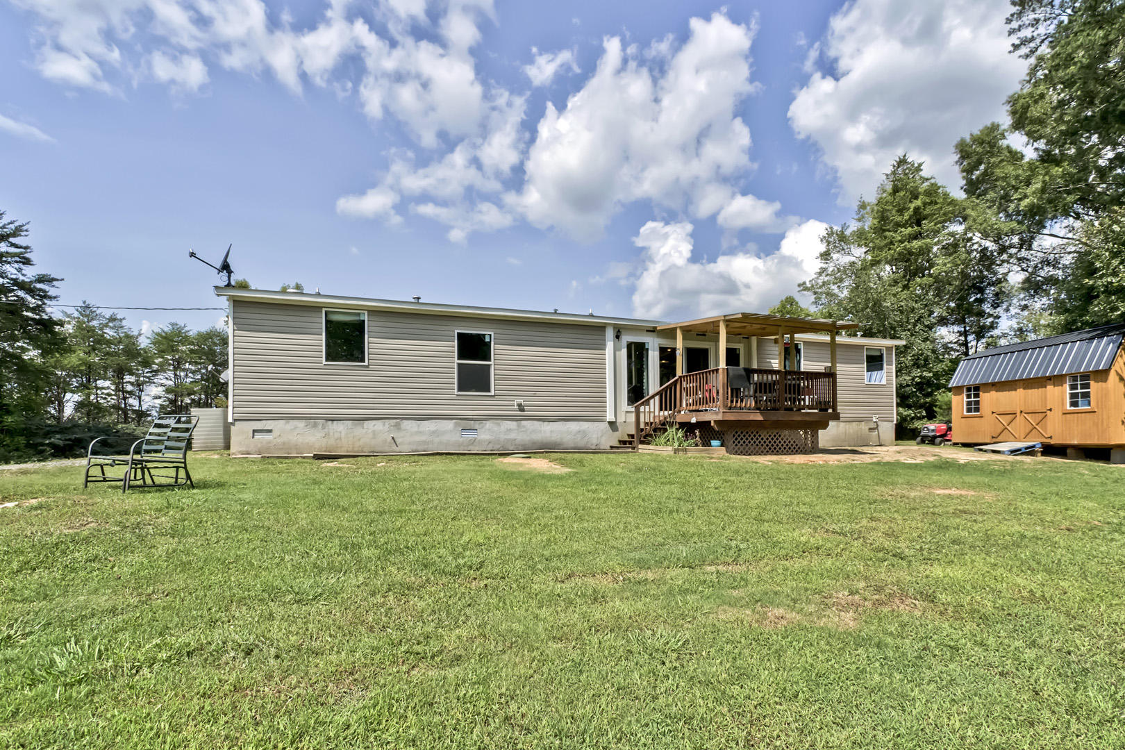 325 Henry Bidwell Road Decatur, TN 37322 - Photo 29 of 36 29_HenryBidwellLane_325_Back