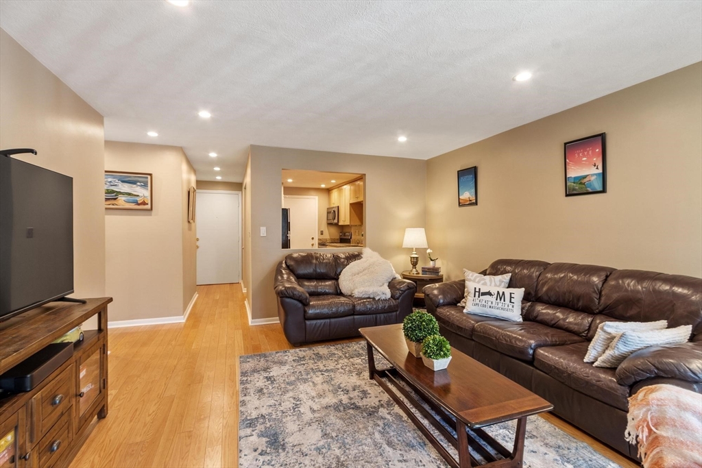 276 Albion Street, Unit 12 Wakefield, MA 01880 - Photo 7 of 38