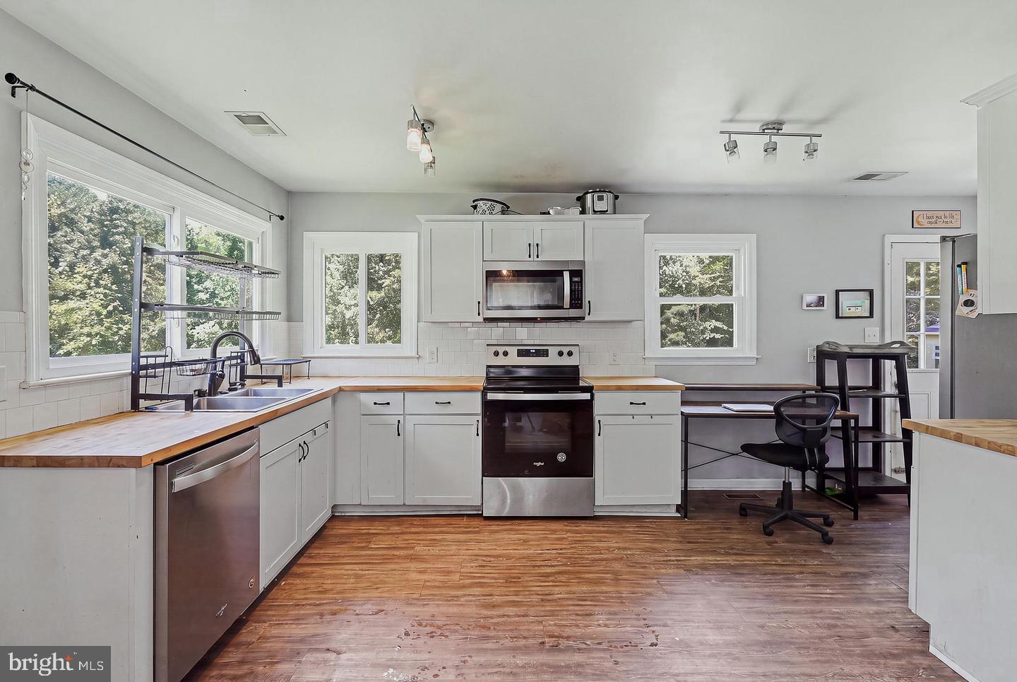 9301 Ladysmith Road Ruther Glen, VA 22546 - Photo 12 of 25 Gallery Image 12