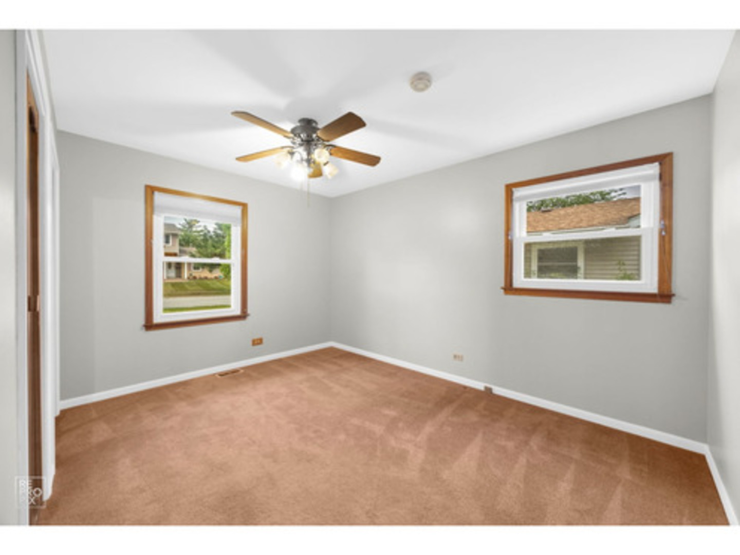 769 Penrith Avenue Elk Grove Village, IL 60007 - Photo 5 of 10 a view of an empty room with a window