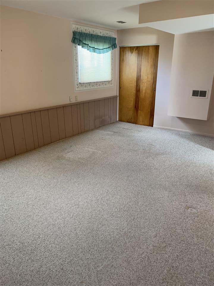 1437 Williamsburg Road Flint, MI 48507 - Photo 9 of 19 Gallery Image 9