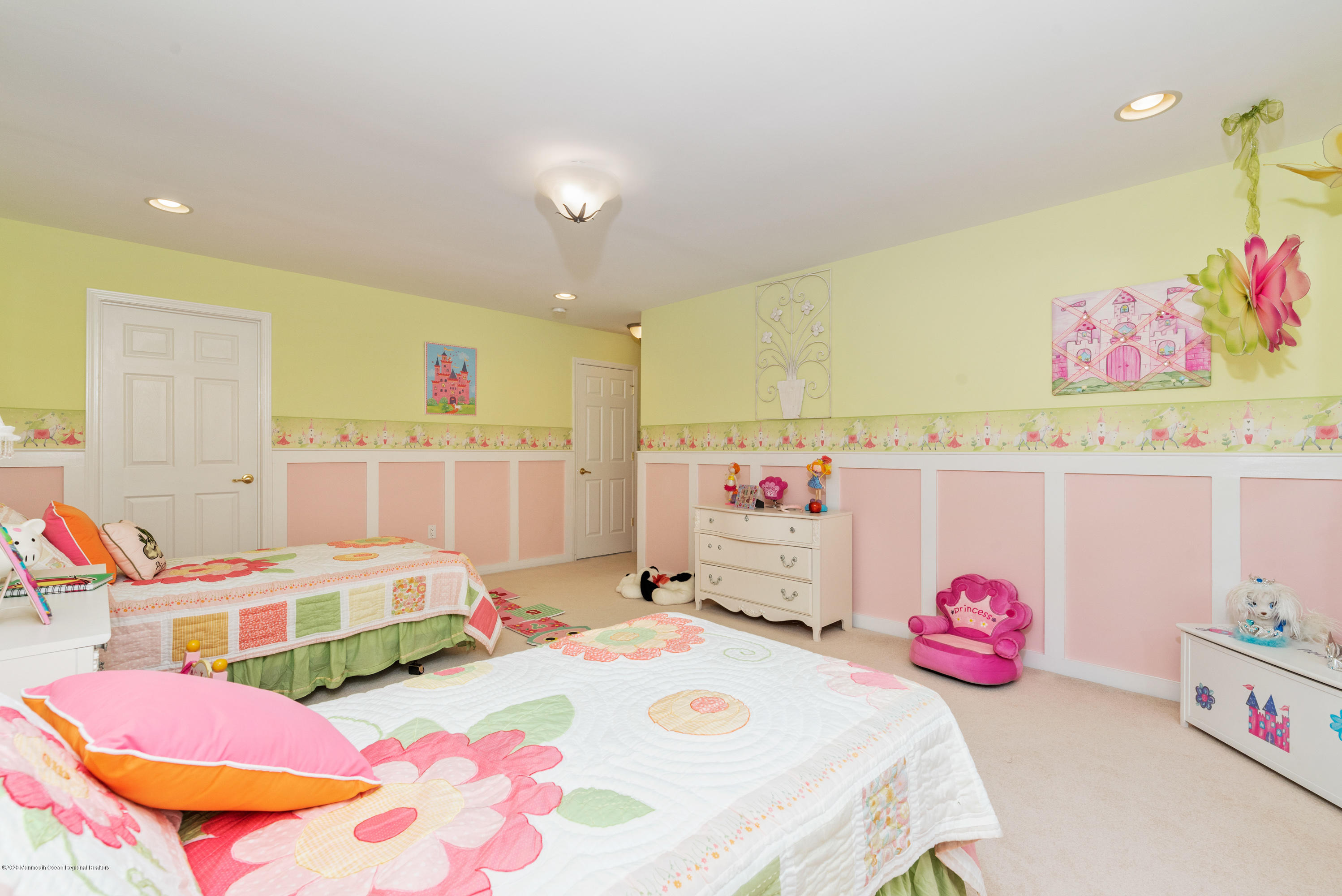 1 Bellagio Road Jackson, NJ 08527 - Photo 24 of 48 a bedroom with a bed and a kitchen