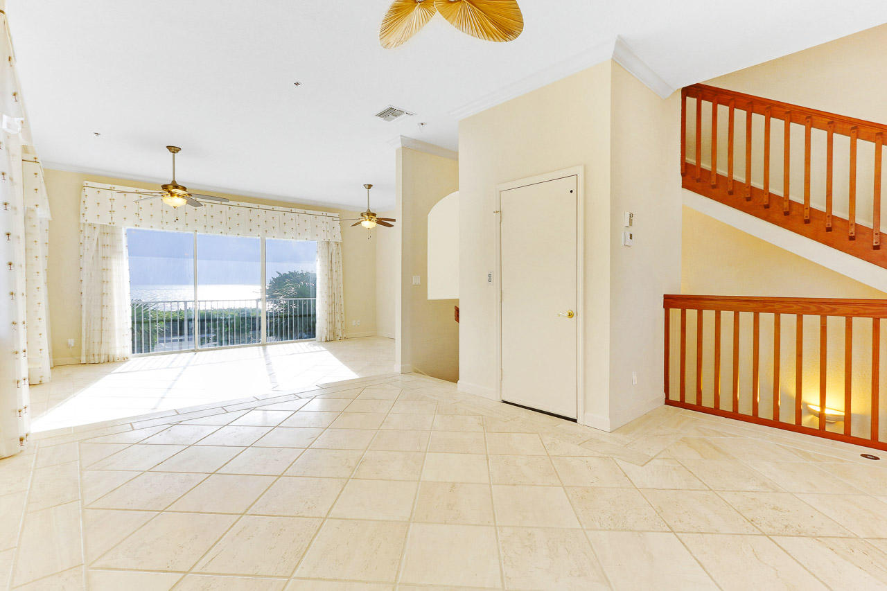 125 Ocean Key Way Jupiter, FL 33477 - Photo 8 of 37 125 Ocean Key Way Jupiter FL-print-008-7