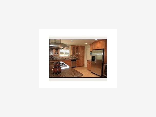 3095 Lowry Drive San Jose, CA 95118 - Photo 3 of 9