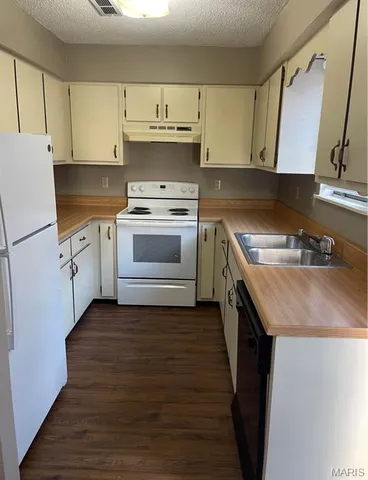 $825,000 | 2709 Holly Trail, Poplar Bluff, MO 63901