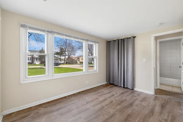 $345,000 | 464 Itasca Street, Wood Dale, IL 60191