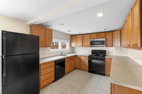 $345,000 | 464 Itasca Street, Wood Dale, IL 60191