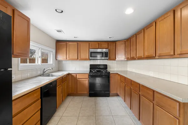 $345,000 | 464 Itasca Street, Wood Dale, IL 60191