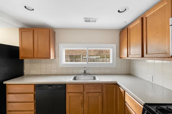$345,000 | 464 Itasca Street, Wood Dale, IL 60191
