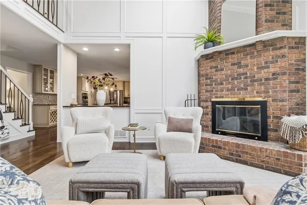 $975,000 | 10585 West 157th Terrace, Overland Park, KS 66221