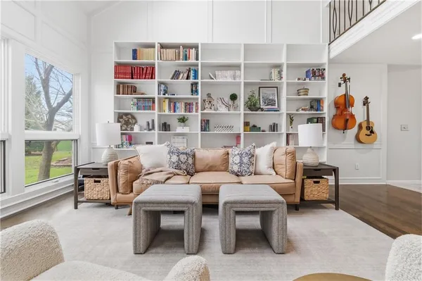 $975,000 | 10585 West 157th Terrace, Overland Park, KS 66221