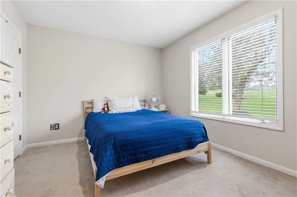 $975,000 | 10585 West 157th Terrace, Overland Park, KS 66221
