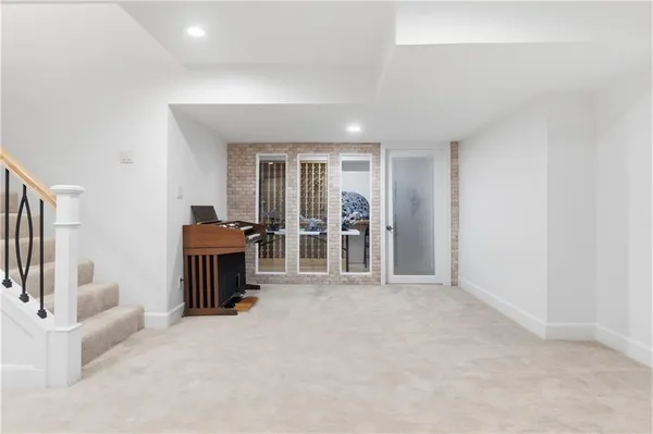 $975,000 | 10585 West 157th Terrace, Overland Park, KS 66221