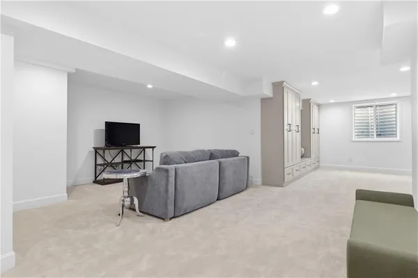 $975,000 | 10585 West 157th Terrace, Overland Park, KS 66221