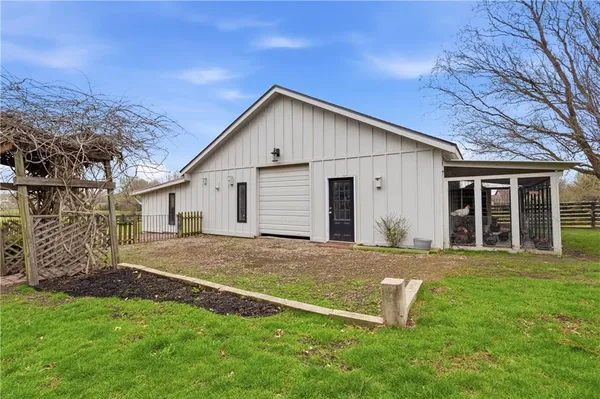 $975,000 | 10585 West 157th Terrace, Overland Park, KS 66221