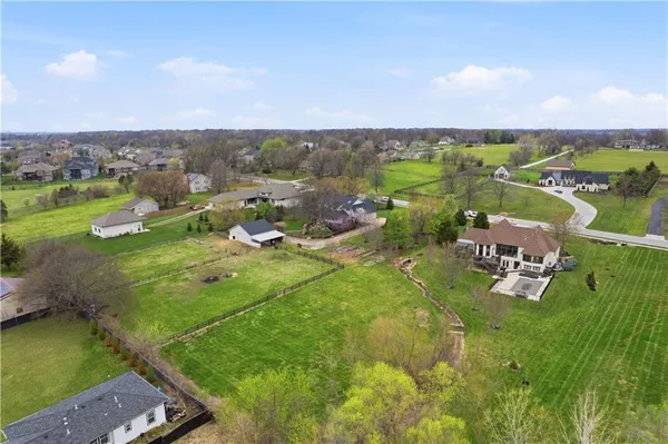 $975,000 | 10585 West 157th Terrace, Overland Park, KS 66221