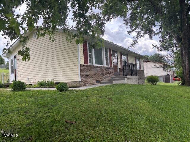 15266 Spring Valley Road Abingdon, VA 24210 - Photo 3 of 21 spring valley left side