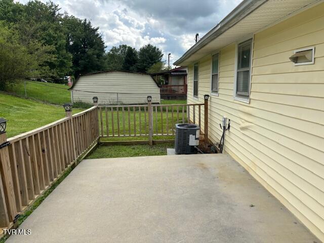 15266 Spring Valley Road Abingdon, VA 24210 - Photo 8 of 21 spring valley deck