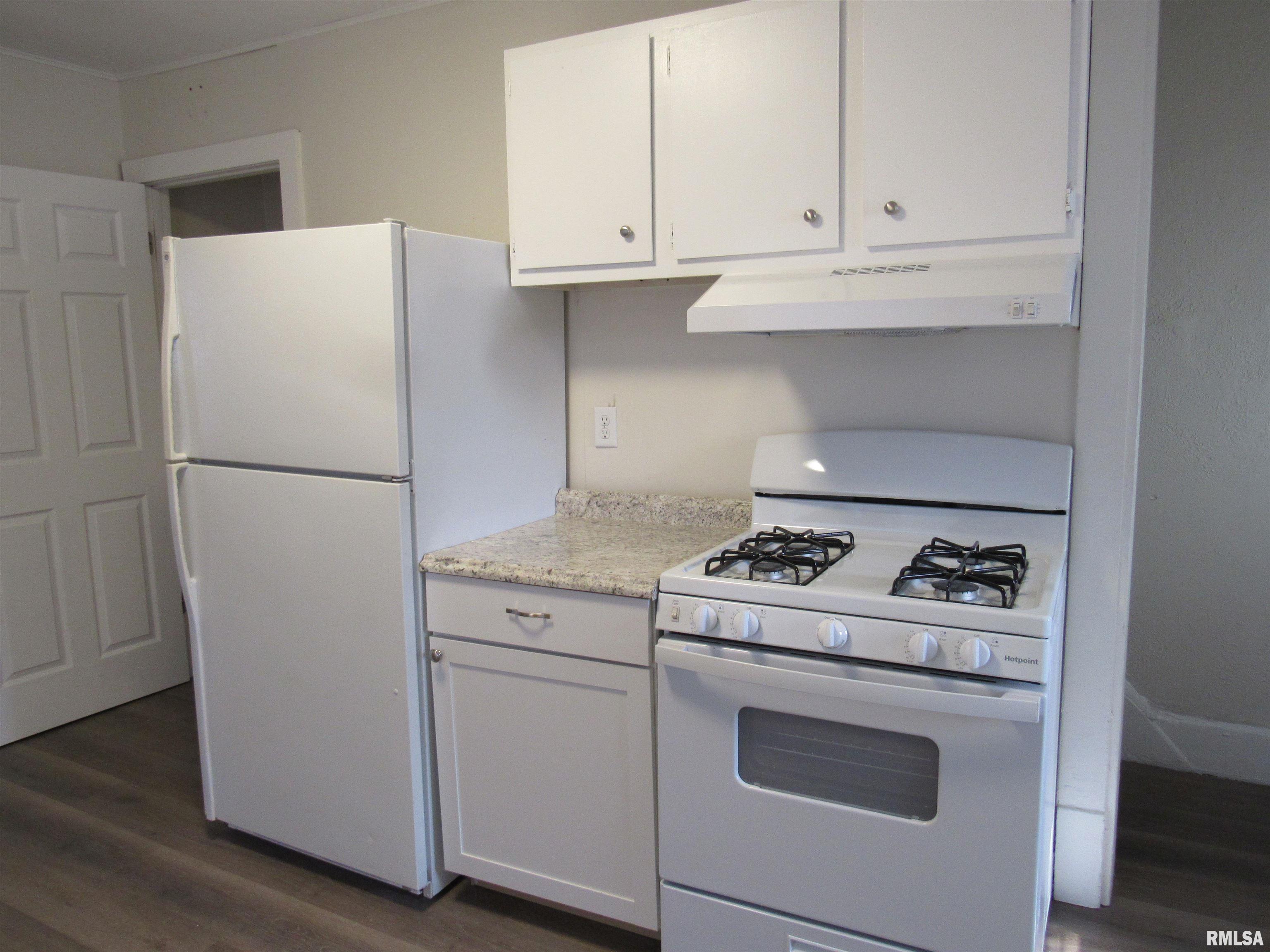 151 6th Street Silvis, IL 61282 - Photo 4 of 18