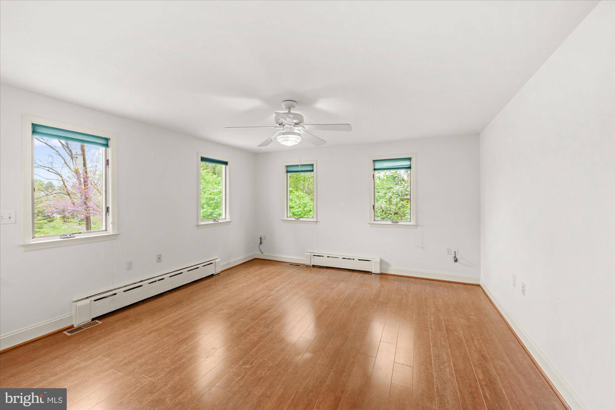 6013 Selvyn Road Bethesda, MD 20817 - Photo 20 of 54 Bright room for reading, crafts or work