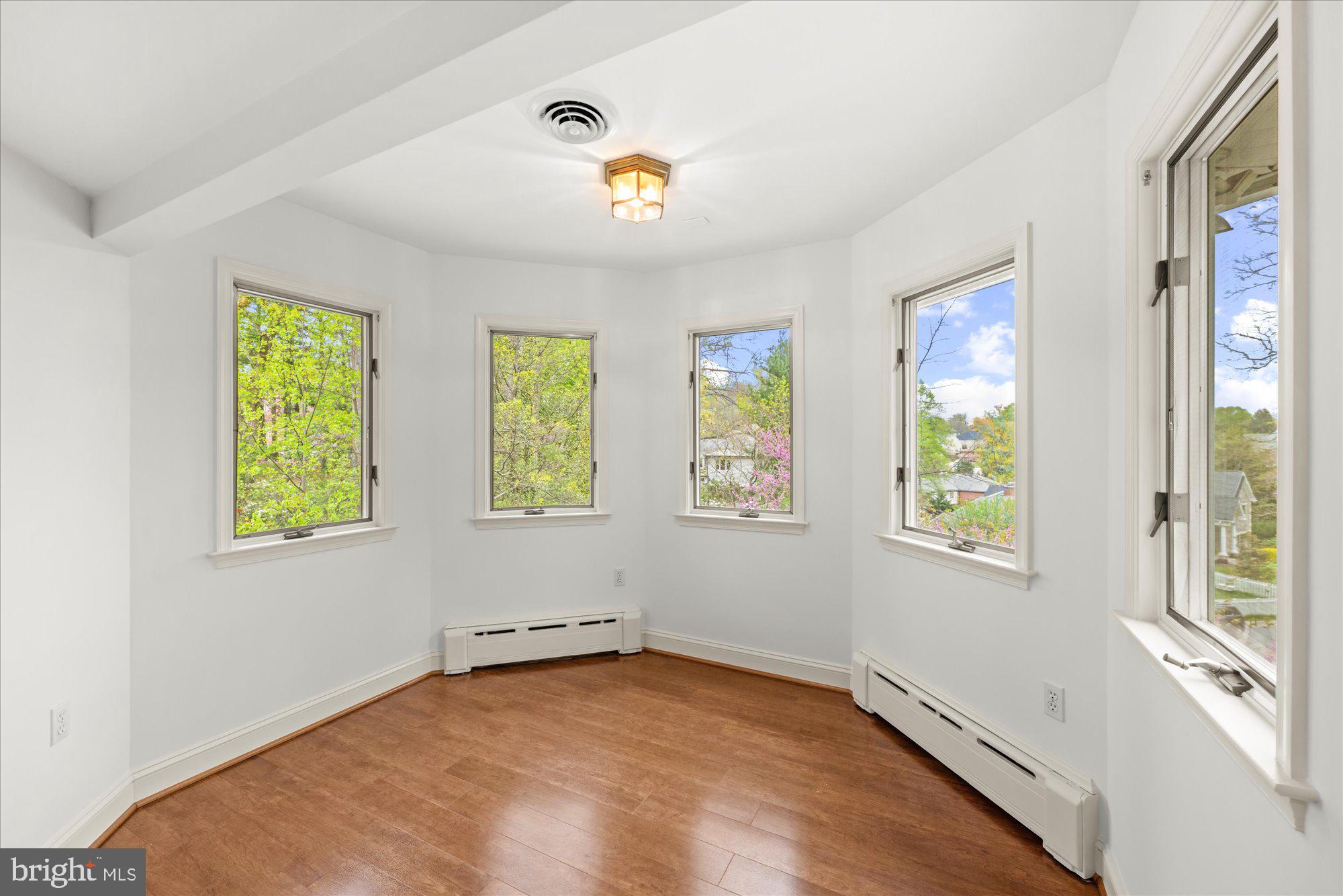 6013 Selvyn Road Bethesda, MD 20817 - Photo 26 of 54 Seperate sitting/office space