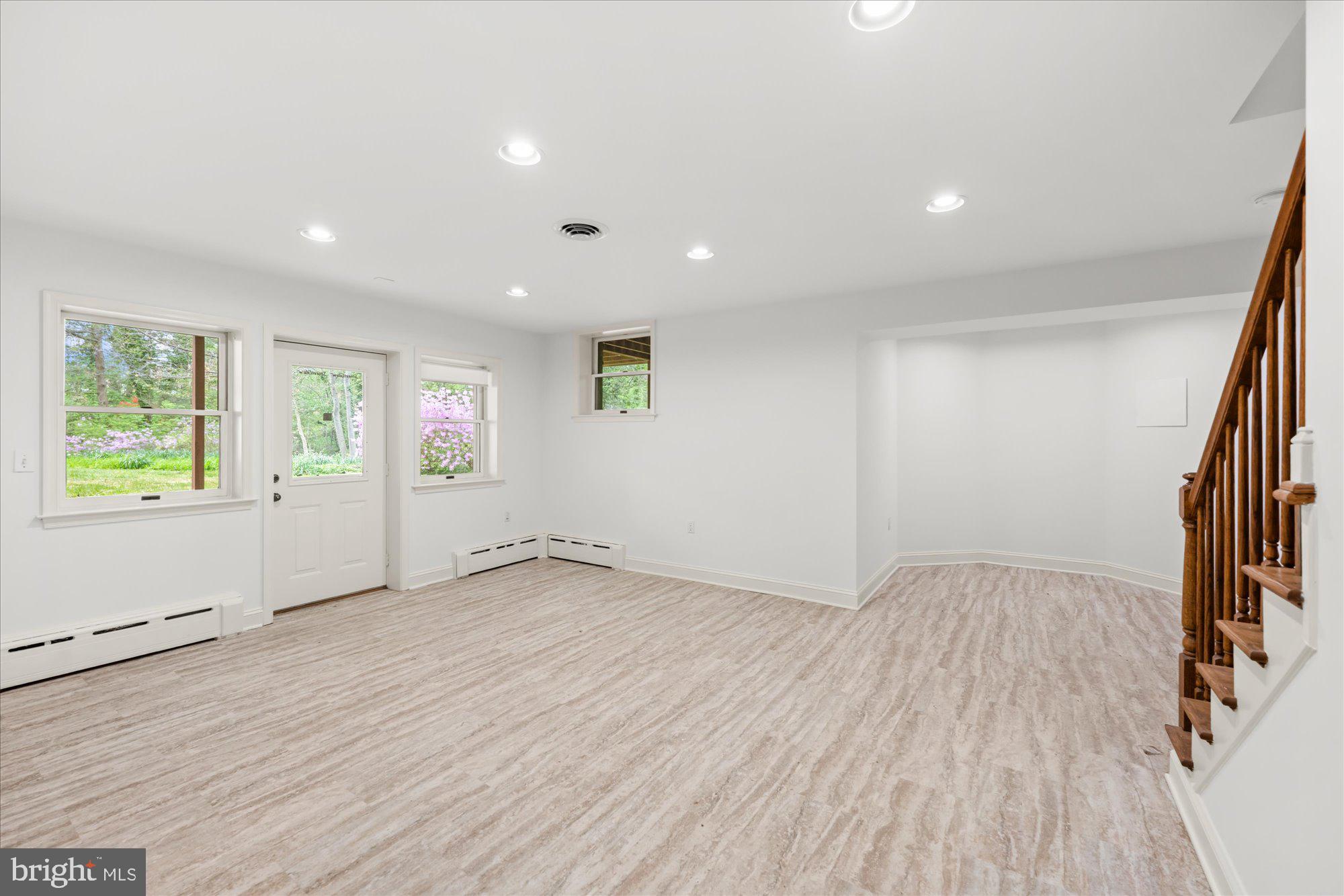 6013 Selvyn Road Bethesda, MD 20817 - Photo 38 of 54 Lots of room for play!