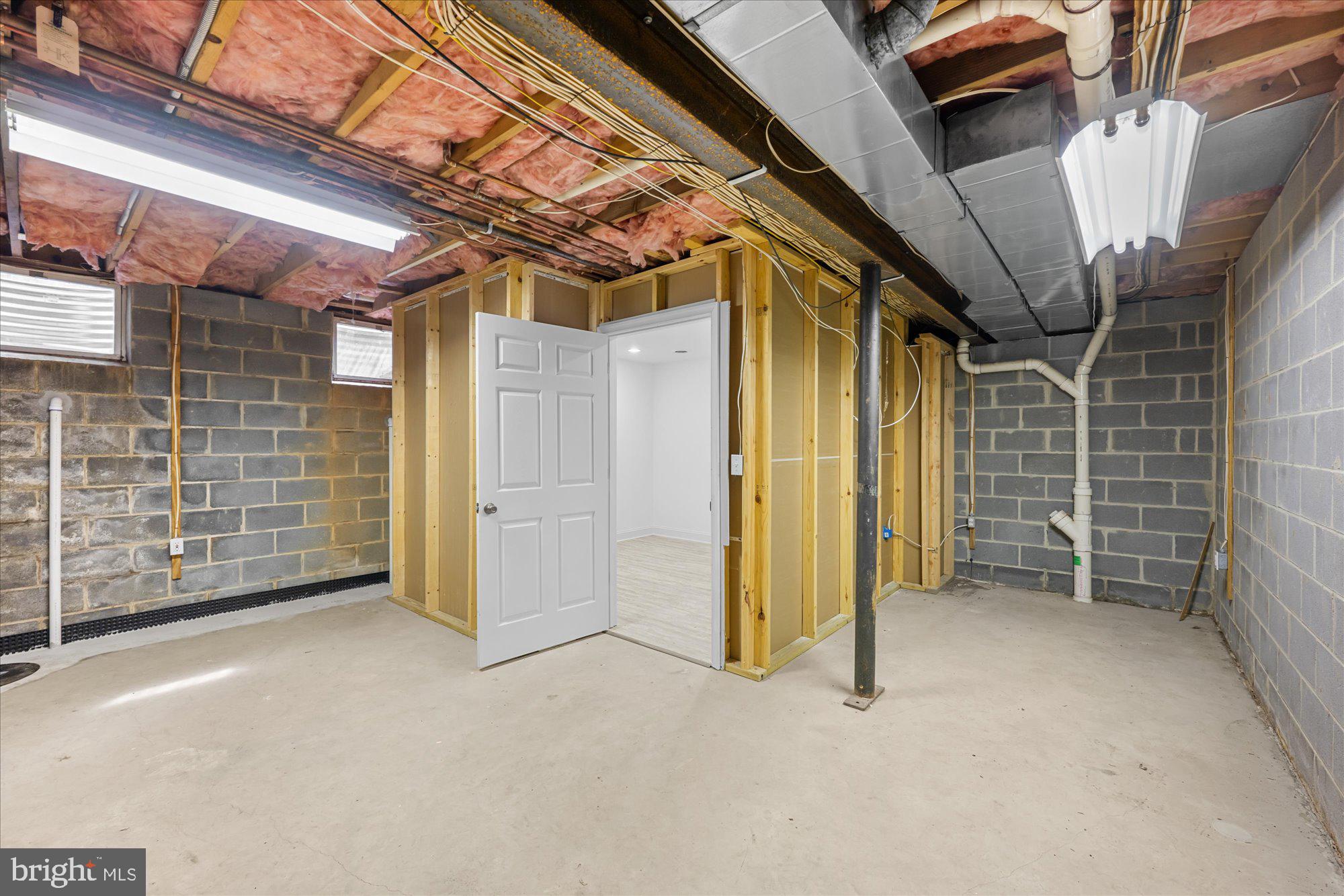 6013 Selvyn Road Bethesda, MD 20817 - Photo 42 of 54 More space for storage!