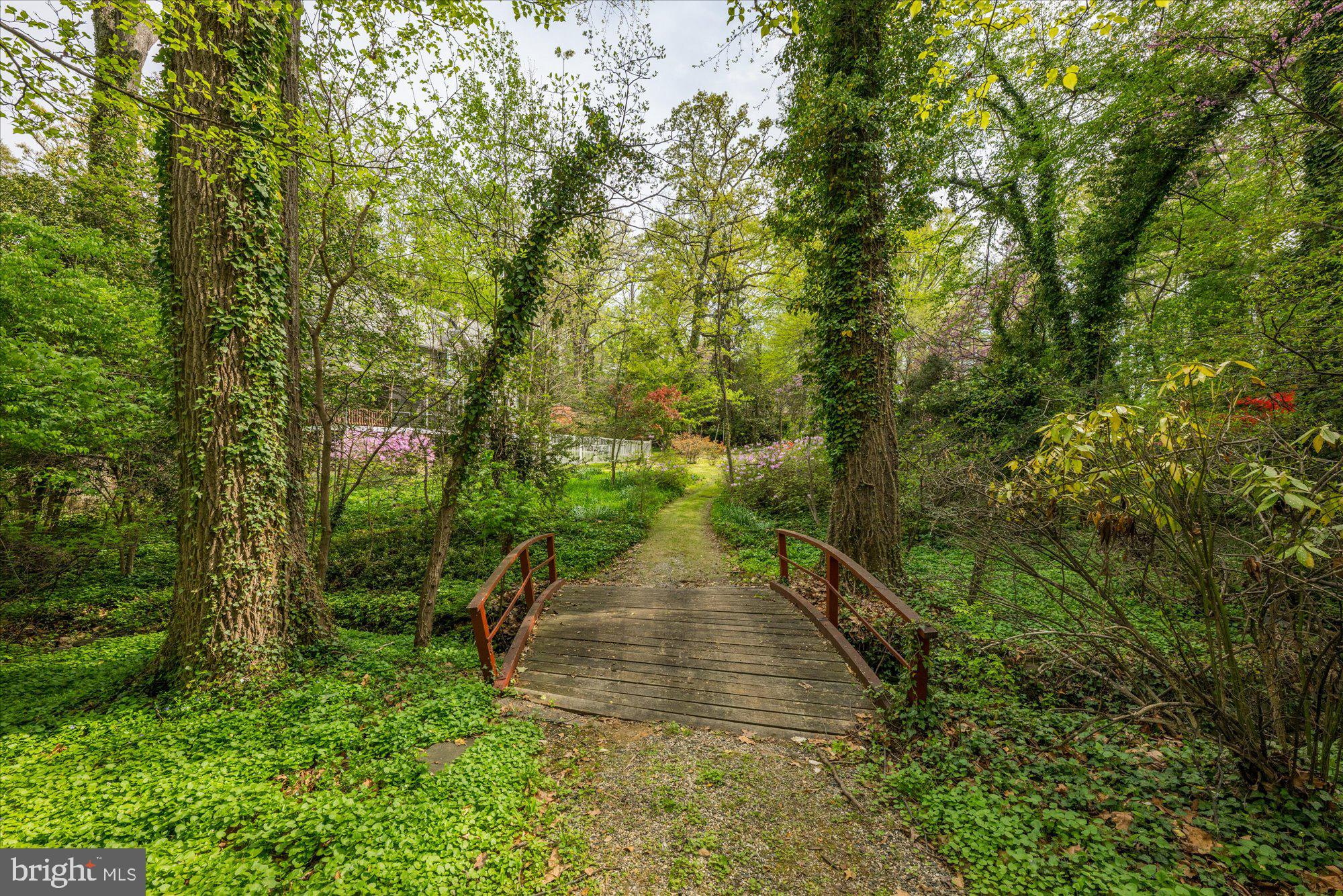 6013 Selvyn Road Bethesda, MD 20817 - Photo 53 of 54 All this, minutes from I495 and downtown Bethesda!