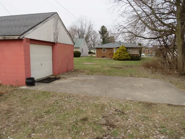 $1,750 | 413 West Harrison Street, Monticello, IN 47960