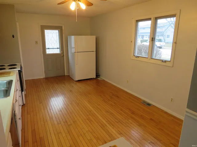 $1,750 | 413 West Harrison Street, Monticello, IN 47960