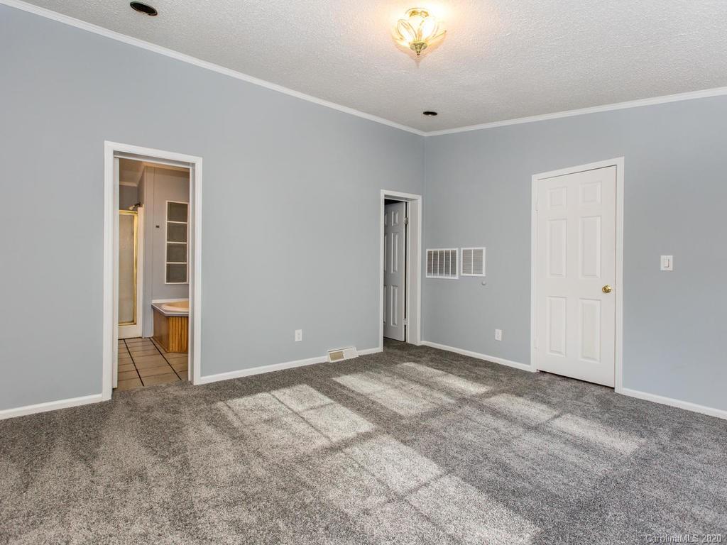 87 Long Ridge Road Candler, NC 28715 - Photo 16 of 37 Gallery Image 16