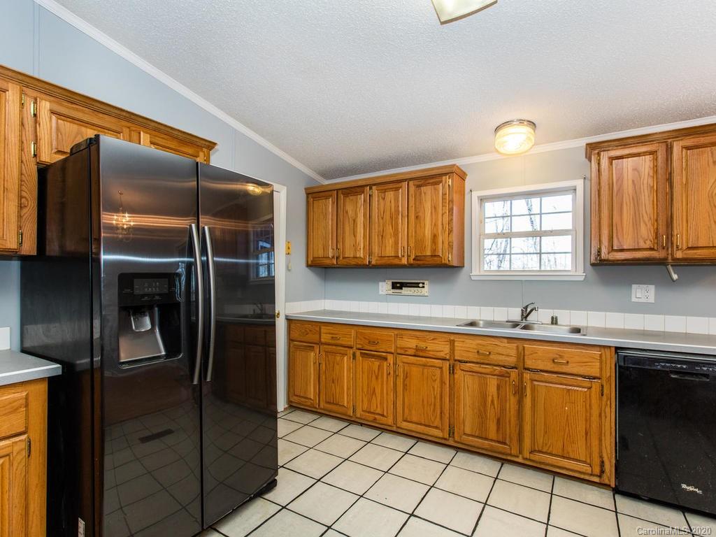 87 Long Ridge Road Candler, NC 28715 - Photo 10 of 37 Gallery Image 10