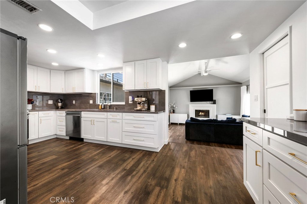 1135 185th Street Gardena, CA 90248 - Photo 12 of 45