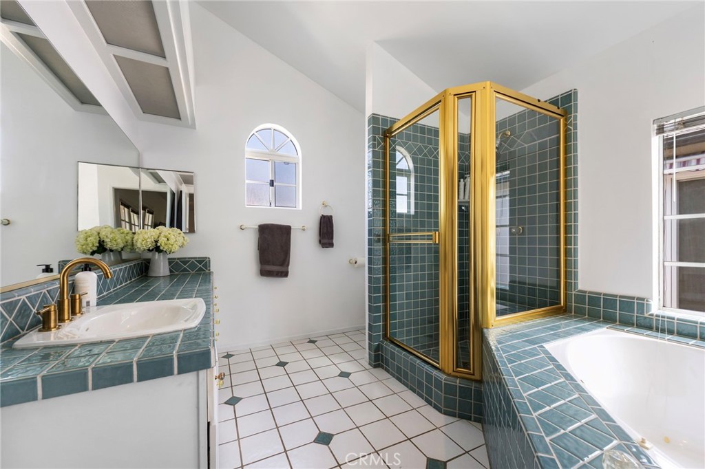 1135 185th Street Gardena, CA 90248 - Photo 29 of 45 attached en suite