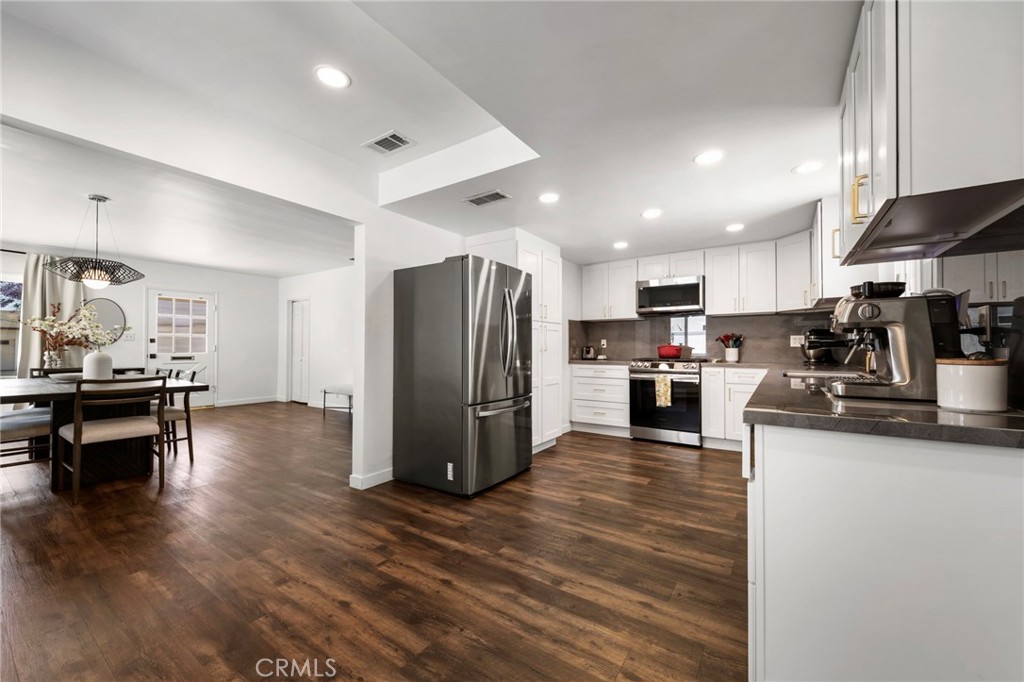 1135 185th Street Gardena, CA 90248 - Photo 8 of 45