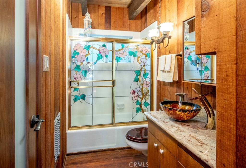 3001 Edmonton Road Glendale, CA 91206 - Photo 22 of 75 a bathroom with a granite countertop sink and a tub