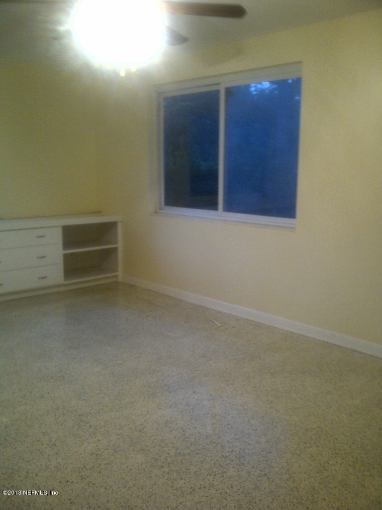 5009 Spring Glen Road Jacksonville, FL 32207 - Photo 8 of 16 a view of an empty room