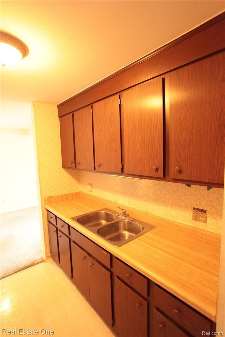 1199 South Sheldon Road, Unit 76 Plymouth, MI 48170 - Photo 9 of 29 IMG_7674K76.JPG