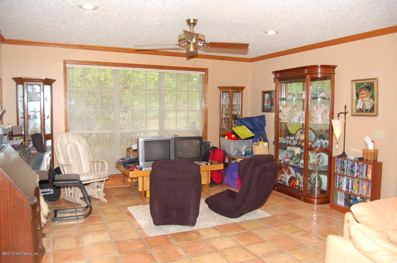 12568 Linjohn Road Jacksonville, FL 32223 - Photo 5 of 14 Liv Area 2