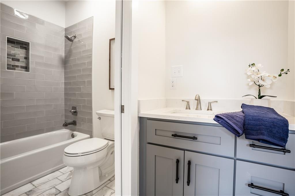 2511 Delaware Street Indianapolis, IN 46225 - Photo 18 of 36