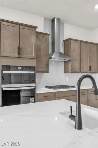 $4,000 | 584 La Vista Acrs Lane, Las Vegas, NV 89138