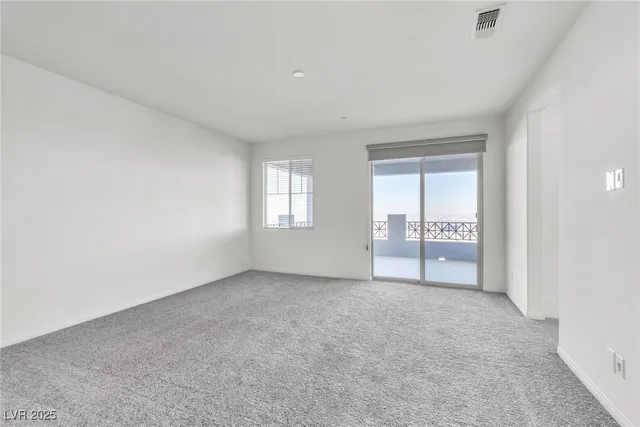 $4,000 | 584 La Vista Acrs Lane, Las Vegas, NV 89138