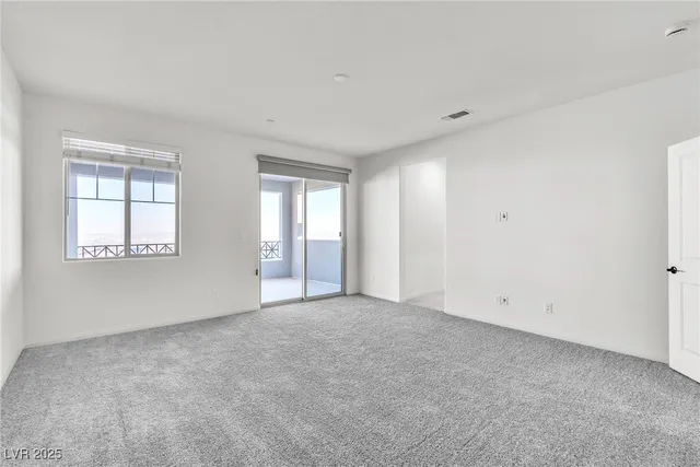 $4,000 | 584 La Vista Acrs Lane, Las Vegas, NV 89138